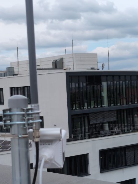Datei:Frankencampus Richtfunkstrecke.jpg