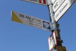 Vorschaubild für Datei:Beschilderung-WLAN-Zone-Erlanger-Innenstadt.JPG